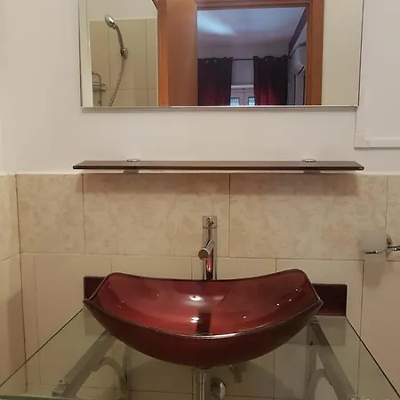 Domus Ubaldi לינה וארוחת בוקר